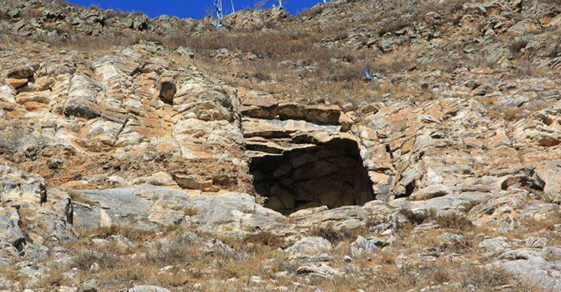 Dayan Deerkh Cave