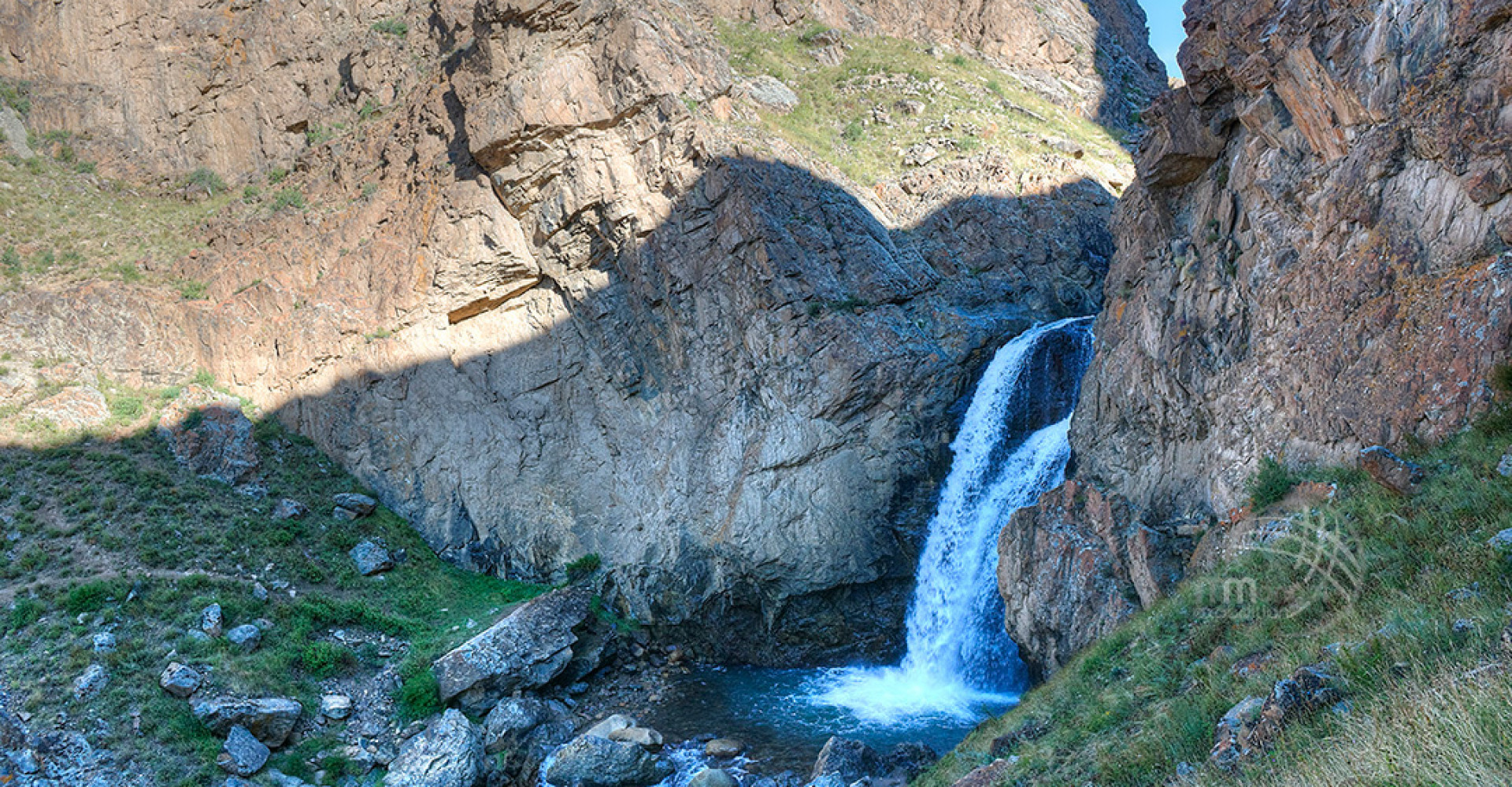 Goojuur waterfall